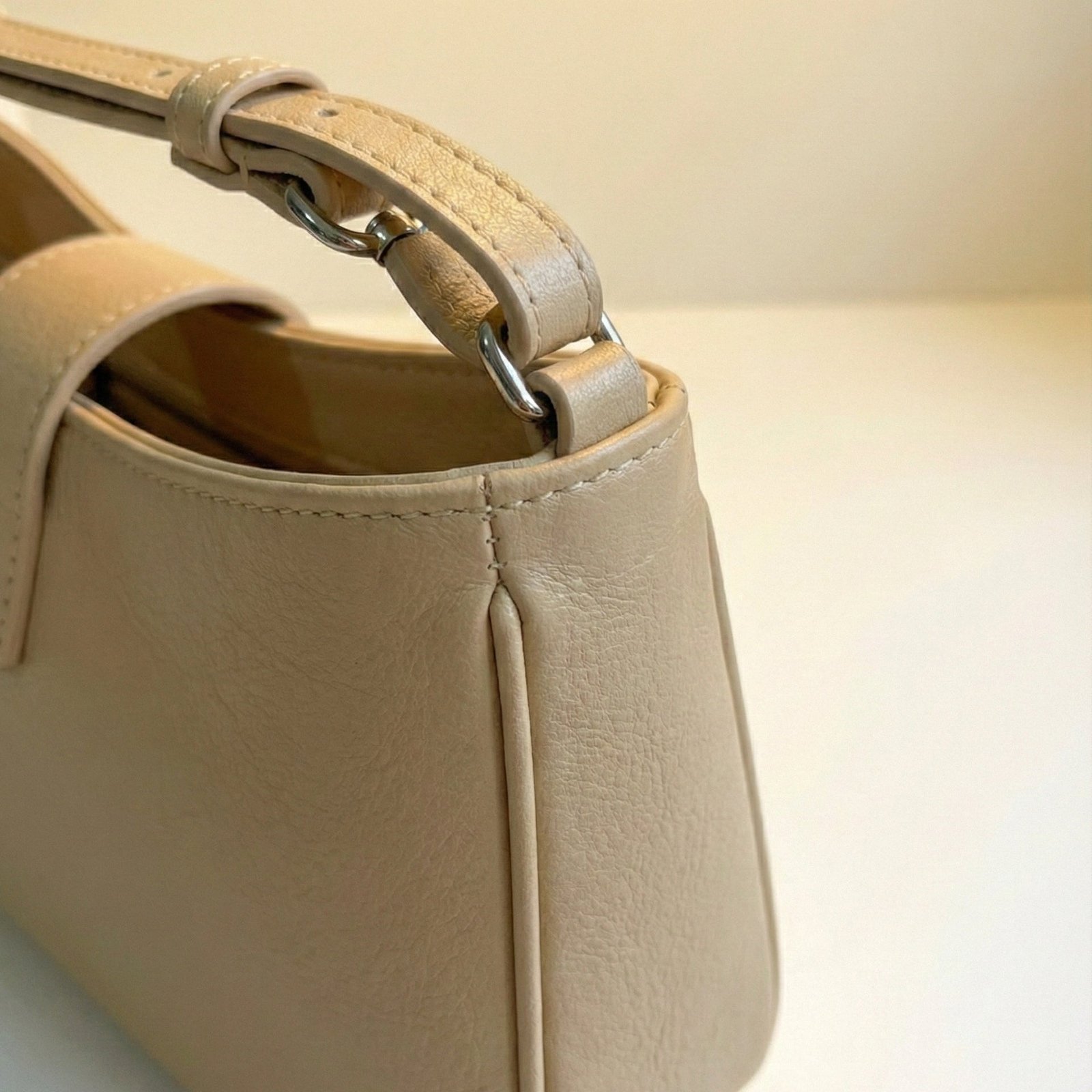 Chic Beige Shoulder Bag - Image 3